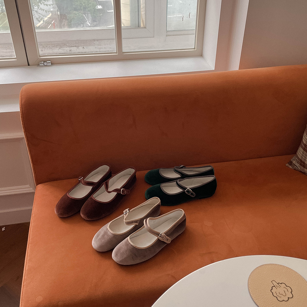 소프트 벨벳 메리제인