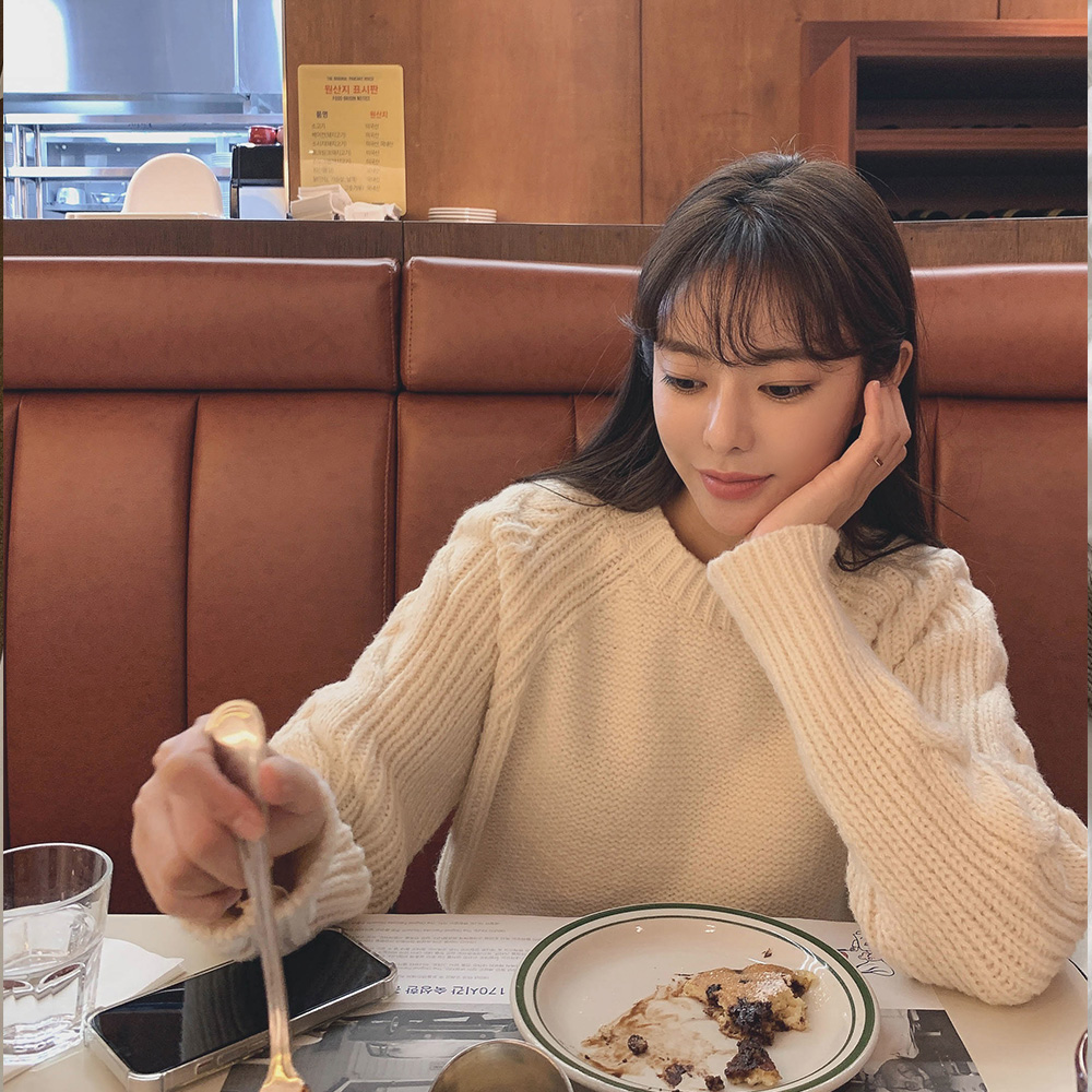 리츠 여리 꽈배기 니트