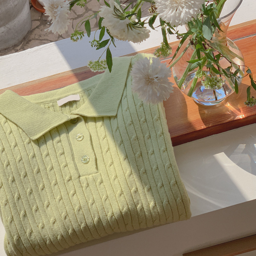 비비드 카라 니트