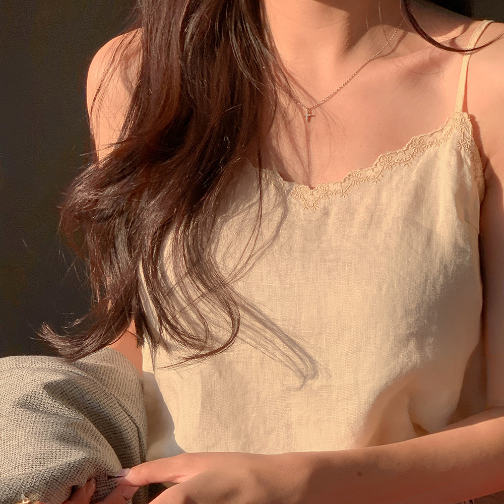 엘리 자수 나시 블라우스