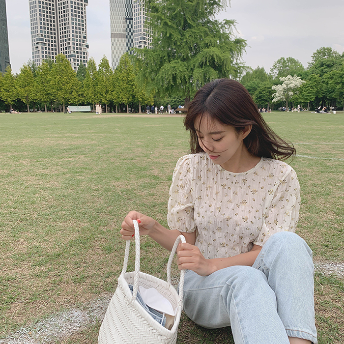 더블 플라워 블라우스