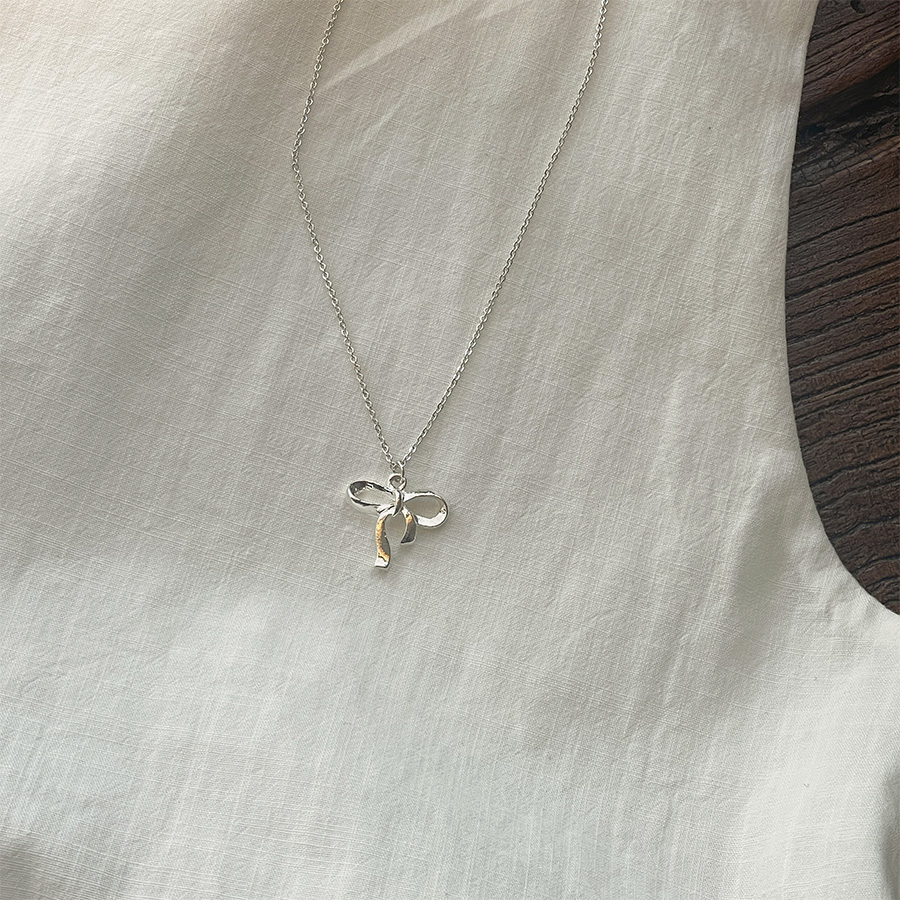 리본 실버 목걸이