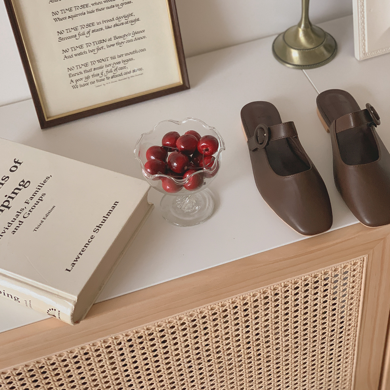 [Cle.] 애쉬 벨트 뮬 / 셀럽 착용 / 배다빈