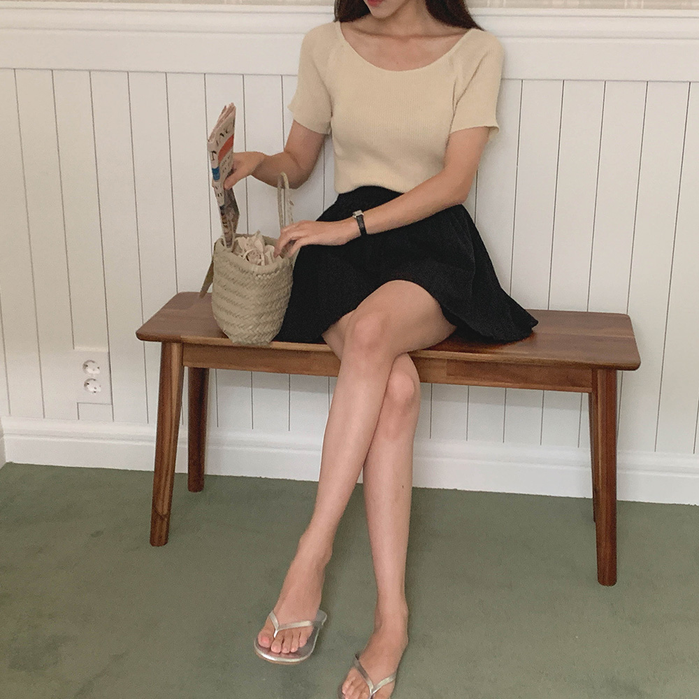 플랫 숄더 니트