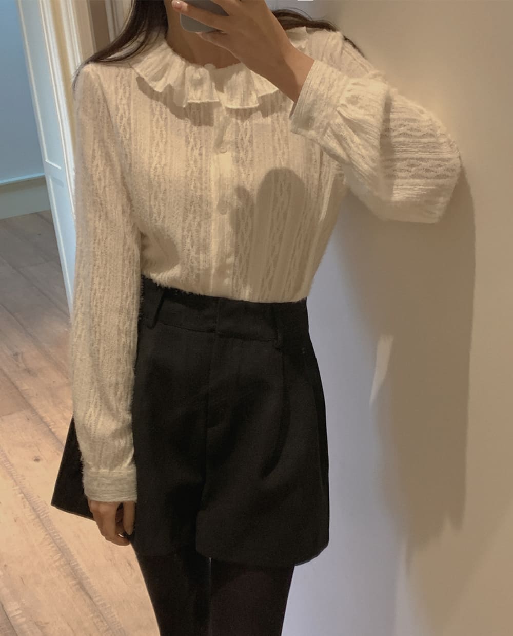 보에 기모 레이스 블라우스 (러플카라 루즈핏)