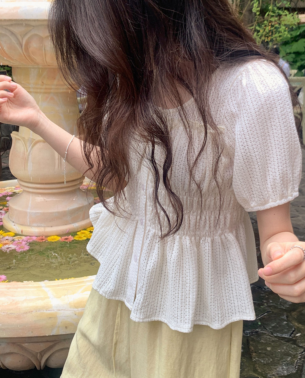 [주문폭주💕] 멜로즈 셔링 블라우스