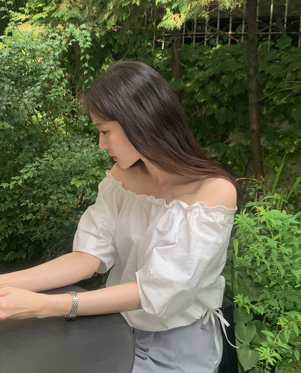 멜 오프 블라우스