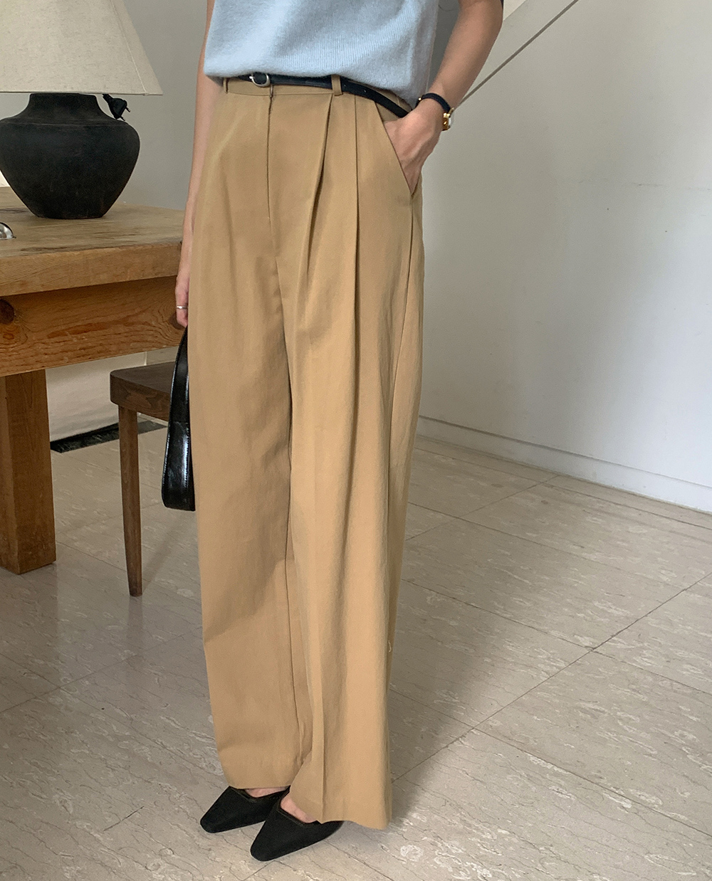 로브 핀턱 코튼팬츠