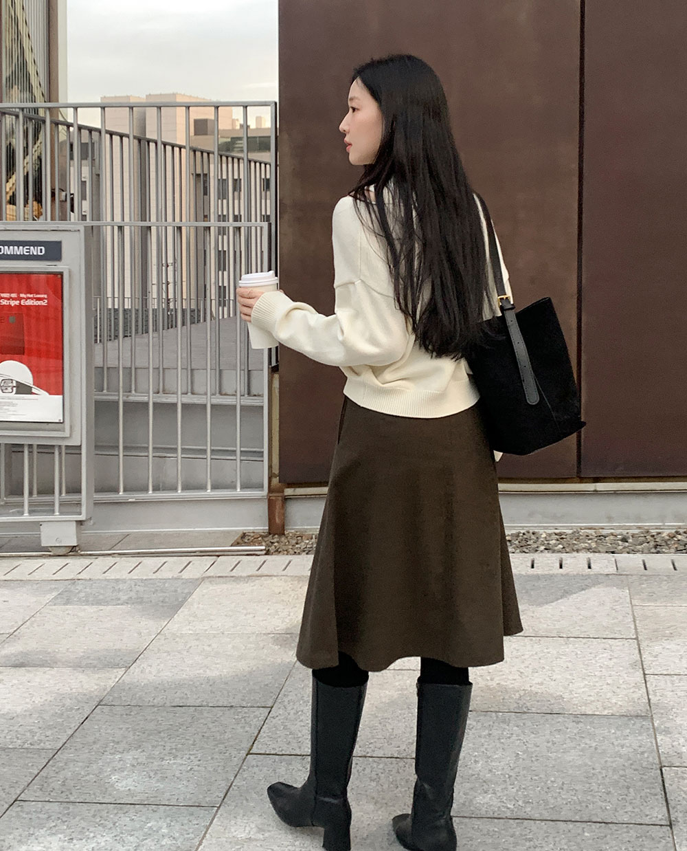 플레어 미디 스커트